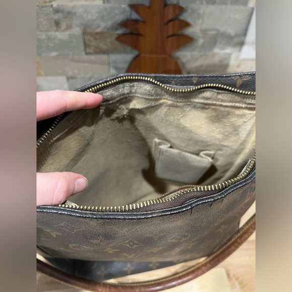 Louis Vuitton monogram looping bag - Picture 9 of 10